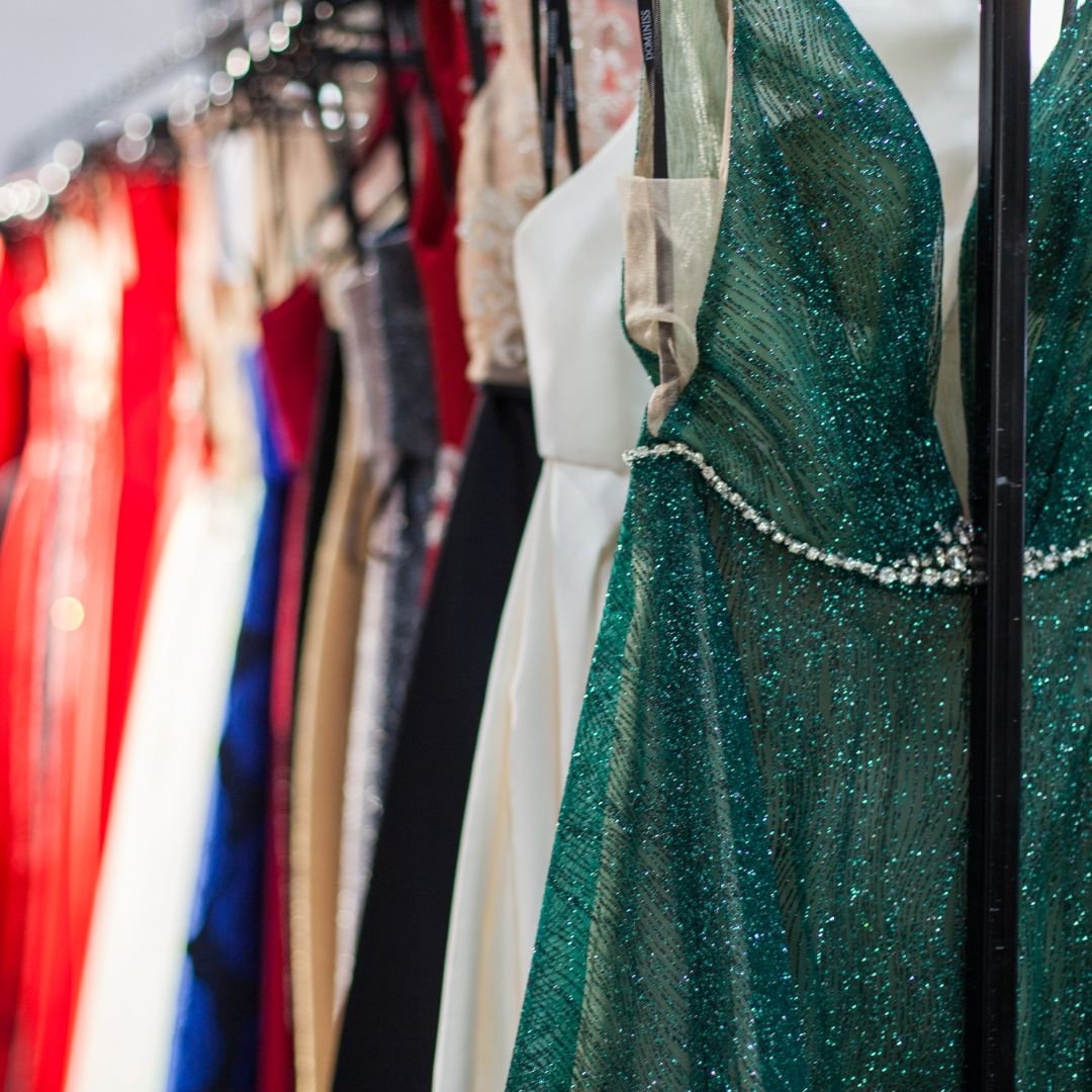 7 types of fabrics to sew your evening dress