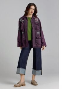 Ayios Jacket Double Acid Mauve – Μοβ τζάκετ με patches, φορεμένο από μοντέλο
