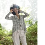 Ασύμμετρο σακάκι Forest Jacket από το AMMA με έντονη υφή και ασπρόμαυρο μοτίβο