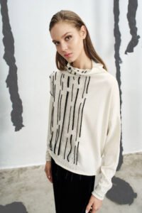 AMALIA ΜΠΛΟΥΖΑ