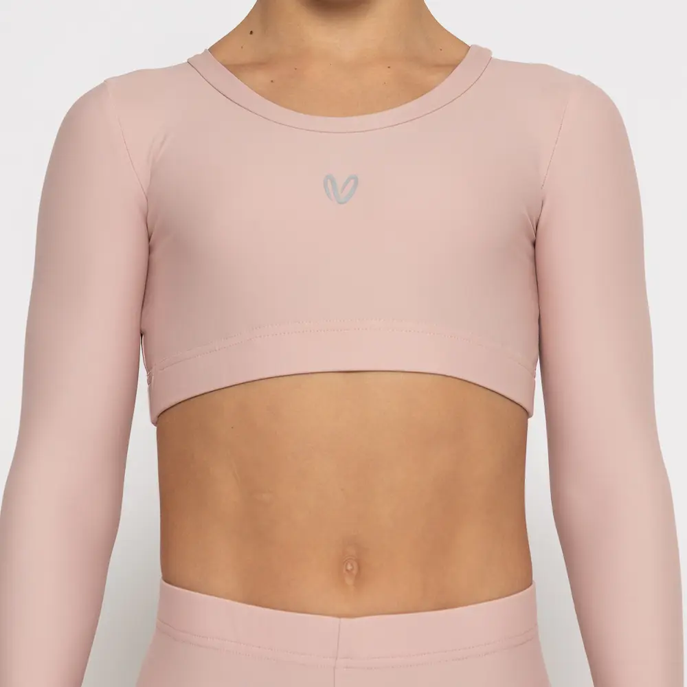 σε χρώμα Addict. Άνετη εφαρμογή από ανακυκλώσιμο ύφασμα* που απομακρύνει τον ιδρώτα και τέλεια στήριξη κατά την διάρκεια της προπόνησης. Απαλό και άνετο στην κίνηση. Σημείωση: Το μοντέλο της φωτογραφίας είναι 9 χρονών σε Μέγεθος: 10 *Ανακυκλώσιμο υλικό