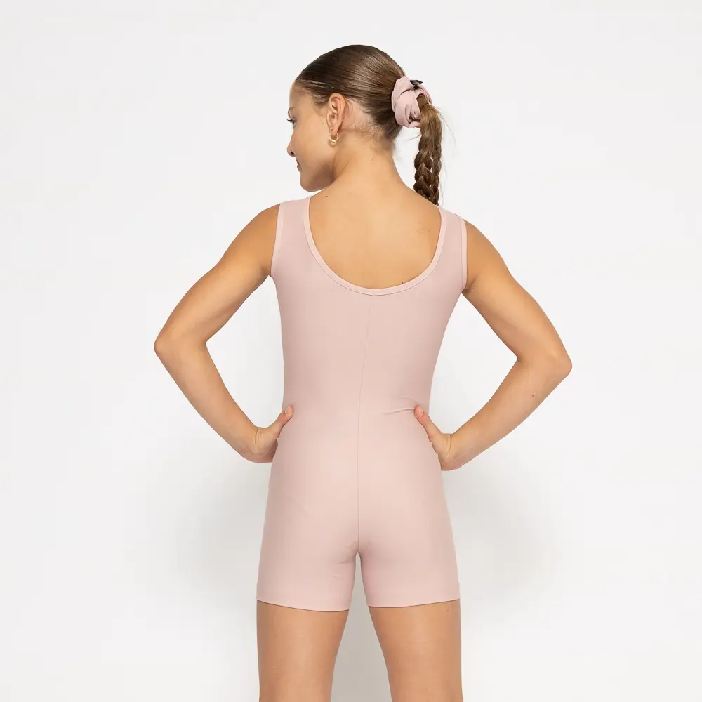 με πίσω ανοικτή πλάτη σχήματος U