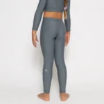 με λάστιχο στη μέση