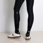 χωρίς να σε καθορίζει. Είναι το κομμάτι που φοράς όταν θες απλώς να είσαι παρούσα