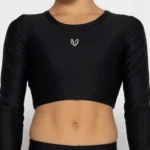 σε χρώμα Black. Άνετη εφαρμογή από ανακυκλώσιμο ύφασμα* που απομακρύνει τον ιδρώτα και τέλεια στήριξη κατά την διάρκεια της προπόνησης. Απαλό και άνετο στην κίνηση. Σημείωση: Το μοντέλο της φωτογραφίας είναι 9 χρονών σε Μέγεθος: 10 *Ανακυκλώσιμο υλικό