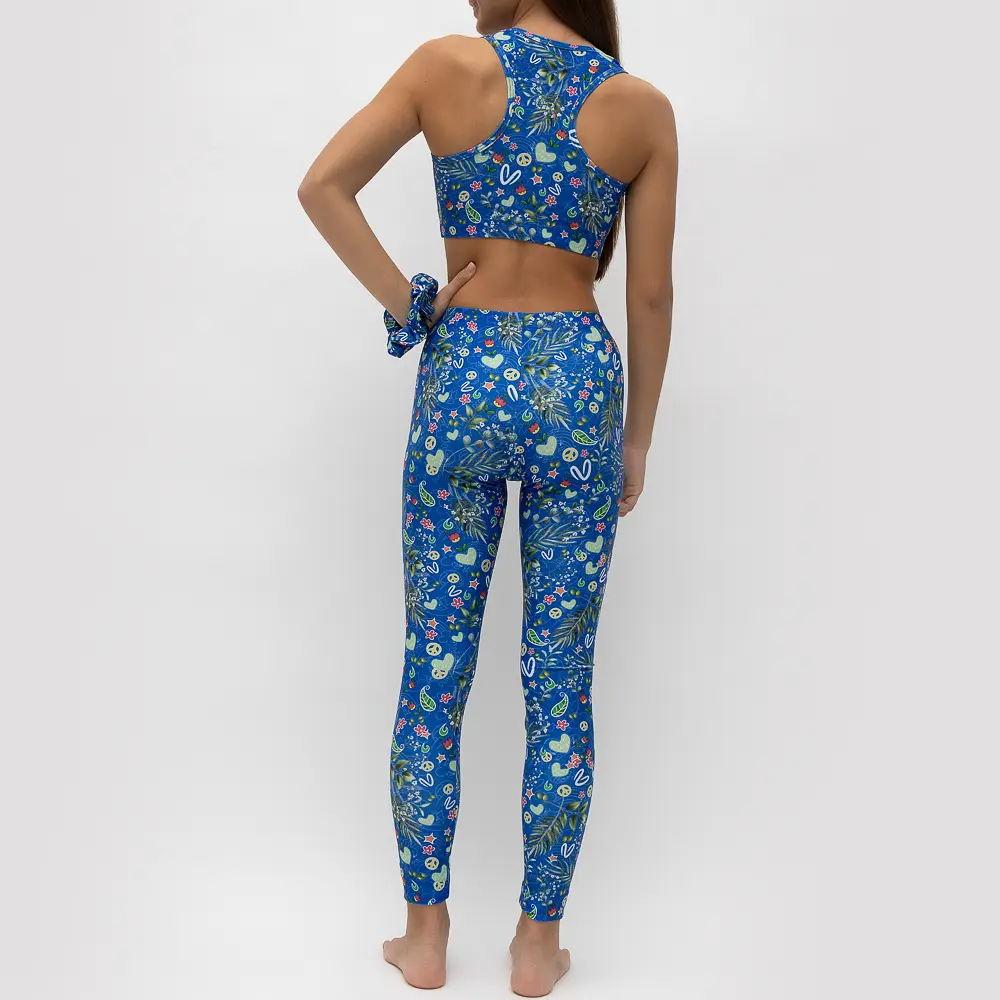 με λάστιχο στη μέση