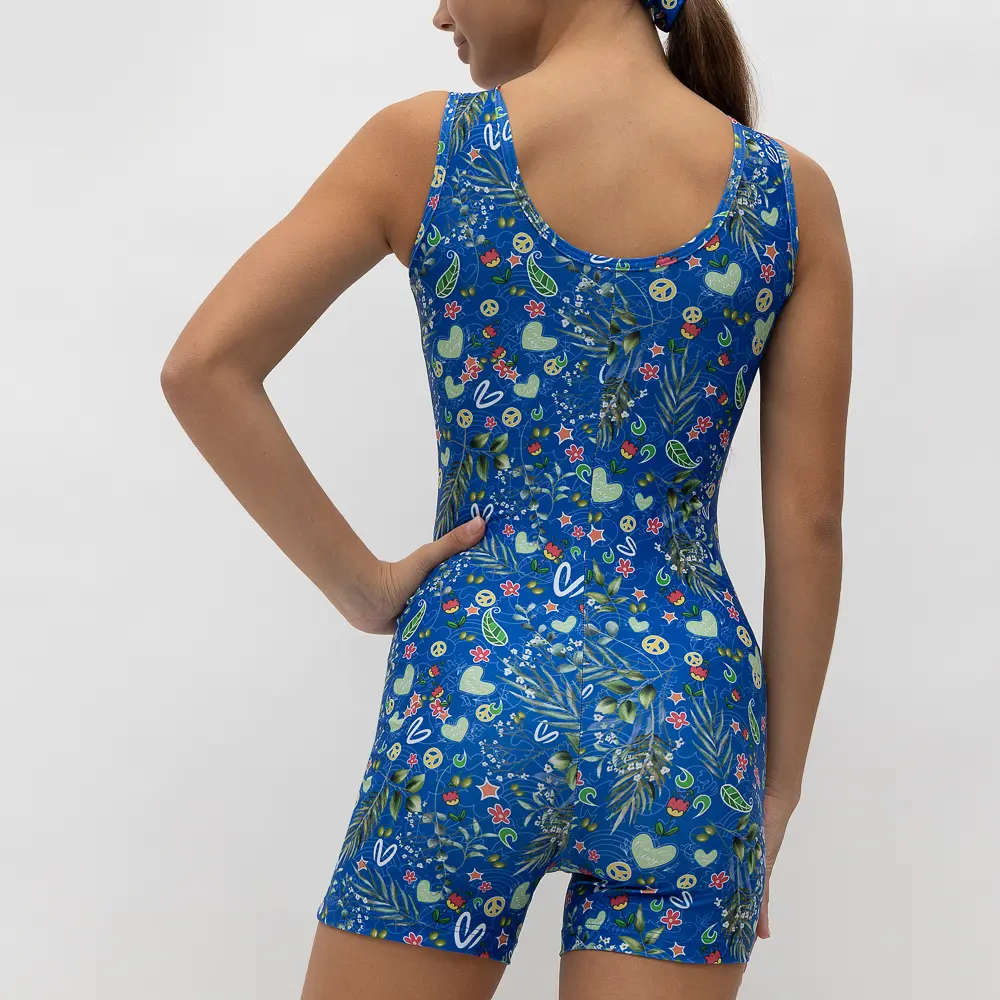 με πίσω ανοικτή πλάτη σχήματος U