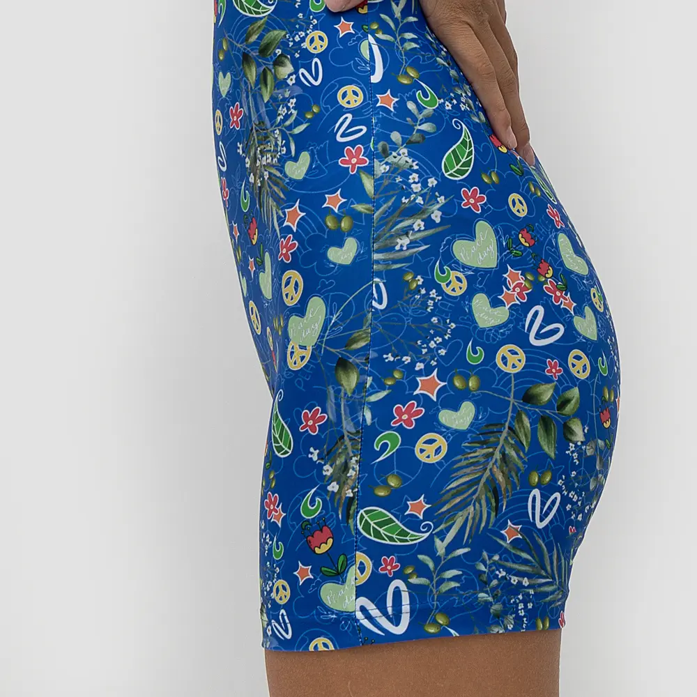 σε print BLUE. Άνετη εφαρμογή από ανακυκλώσιμο ύφασμα* που απομακρύνει τον ιδρώτα και τέλεια στήριξη κατά την διάρκεια της προπόνησης. Απαλό και άνετο στην κίνηση. Σημείωση: Το μοντέλο της φωτογραφίας είναι Μέγεθος: 12 *Ανακυκλώσιμο υλικό