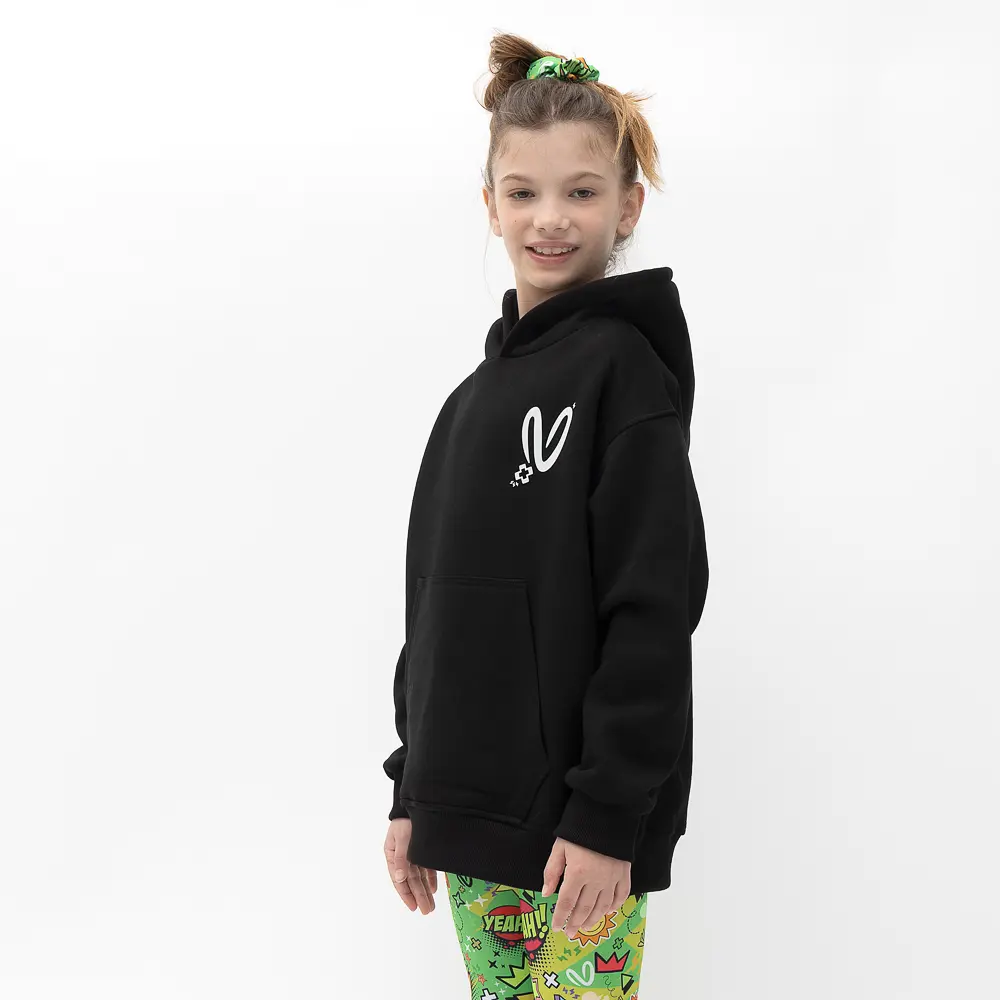 26μ. και φοράει Μέγεθος: 8-9 (130cm)