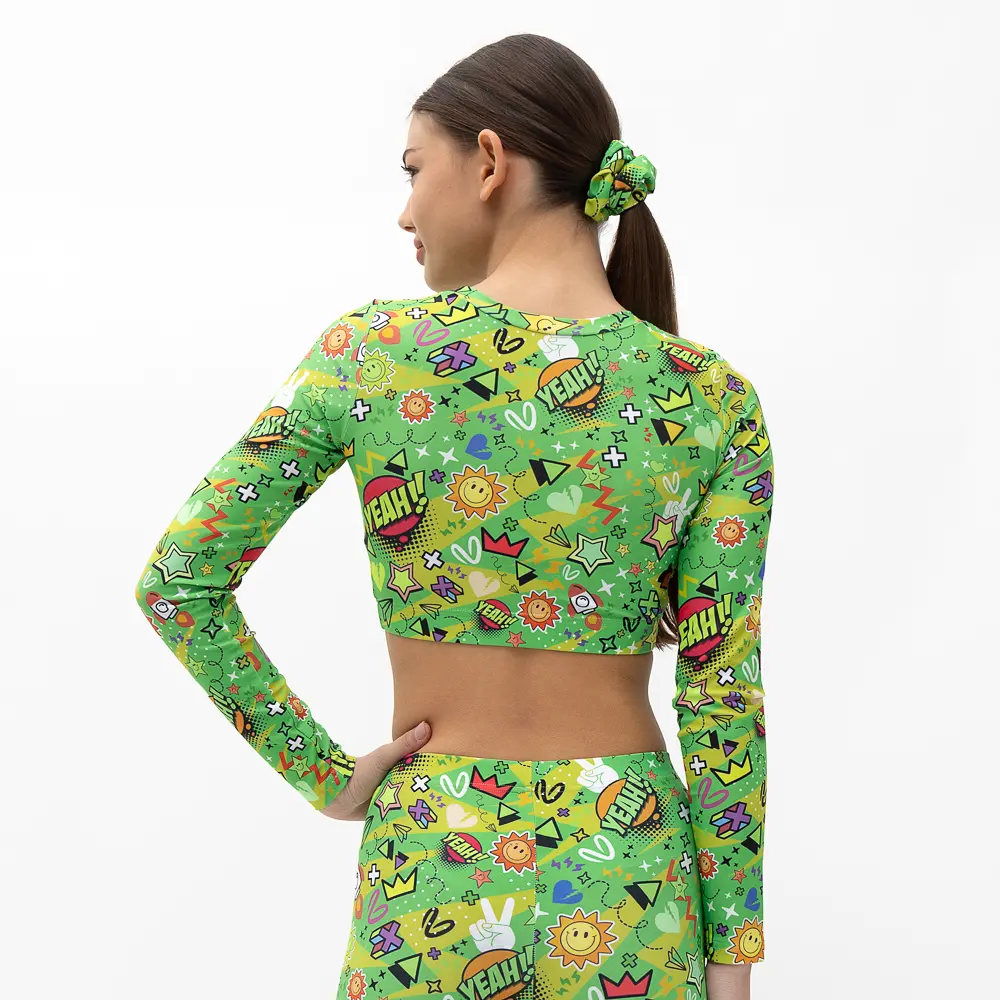 σε print BOROLA. Άνετη εφαρμογή από ανακυκλώσιμο ύφασμα* που απομακρύνει τον ιδρώτα και τέλεια στήριξη κατά την διάρκεια της προπόνησης. Απαλό και άνετο στην κίνηση. Σημείωση: Το μοντέλο της φωτογραφίας είναι Μέγεθος: 12 *Ανακυκλώσιμο υλικό