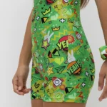 σε print BOROLA. Άνετη εφαρμογή από ανακυκλώσιμο ύφασμα* που απομακρύνει τον ιδρώτα και τέλεια στήριξη κατά την διάρκεια της προπόνησης. Απαλό και άνετο στην κίνηση. Σημείωση: Το μοντέλο της φωτογραφίας είναι Μέγεθος: 12 *Ανακυκλώσιμο υλικό