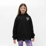 26μ. και φοράει Μέγεθος: 8-9 (130cm)