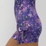 σε print DAS. Άνετη εφαρμογή από ανακυκλώσιμο ύφασμα* που απομακρύνει τον ιδρώτα και τέλεια στήριξη κατά την διάρκεια της προπόνησης. Απαλό και άνετο στην κίνηση. Σημείωση: Το μοντέλο της φωτογραφίας είναι Μέγεθος: 12 *Ανακυκλώσιμο υλικό