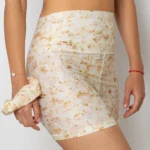 αυτό το legging αγκαλιάζει το σώμα απαλά