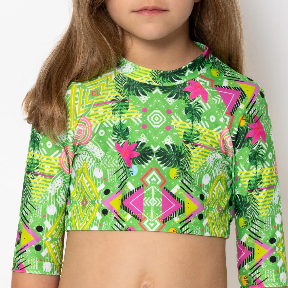 την κίνηση και τη δύναμη της αλλαγής. Το μακρυμάνικο crop top και το άνετο σλιπ προσφέρουν άνεση και προστασία