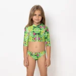 Το Revolva είναι για κορίτσια που δεν σταματούν ποτέ να εξερευνούν. Το μοτίβο με τις γεωμετρικές σπείρες και τα ζωηρά χρώματα εκφράζει την ενέργεια