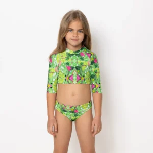 Το Revolva είναι για κορίτσια που δεν σταματούν ποτέ να εξερευνούν. Το μοτίβο με τις γεωμετρικές σπείρες και τα ζωηρά χρώματα εκφράζει την ενέργεια