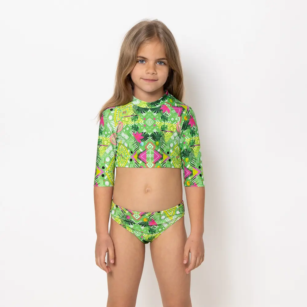 Το Revolva είναι για κορίτσια που δεν σταματούν ποτέ να εξερευνούν. Το μοτίβο με τις γεωμετρικές σπείρες και τα ζωηρά χρώματα εκφράζει την ενέργεια