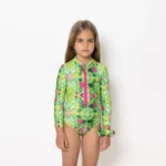 Το Revolva είναι για τα κορίτσια που ζουν έντονα κάθε στιγμή. Με δυναμικό