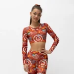 Μακρυμάνικο Τοπ με στρογγυλή λαιμόκοψη και κλειστή πλάτη