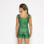 με πίσω ανοικτή πλάτη σχήματος U