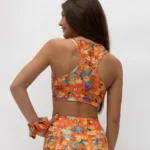 σε print ICE. Άνετη εφαρμογή από ανακυκλώσιμο ύφασμα* που απομακρύνει τον ιδρώτα και τέλεια στήριξη κατά την διάρκεια της προπόνησης. Απαλό και άνετο στην κίνηση. Σημείωση: Το μοντέλο της φωτογραφίας είναι Μέγεθος: 12 *Ανακυκλώσιμο υλικό