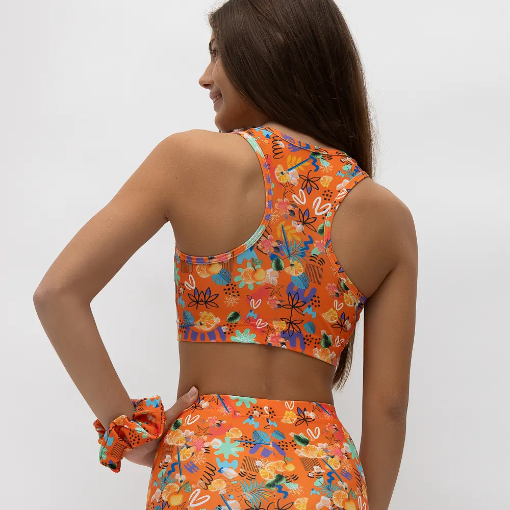 σε print ICE. Άνετη εφαρμογή από ανακυκλώσιμο ύφασμα* που απομακρύνει τον ιδρώτα και τέλεια στήριξη κατά την διάρκεια της προπόνησης. Απαλό και άνετο στην κίνηση. Σημείωση: Το μοντέλο της φωτογραφίας είναι Μέγεθος: 12 *Ανακυκλώσιμο υλικό