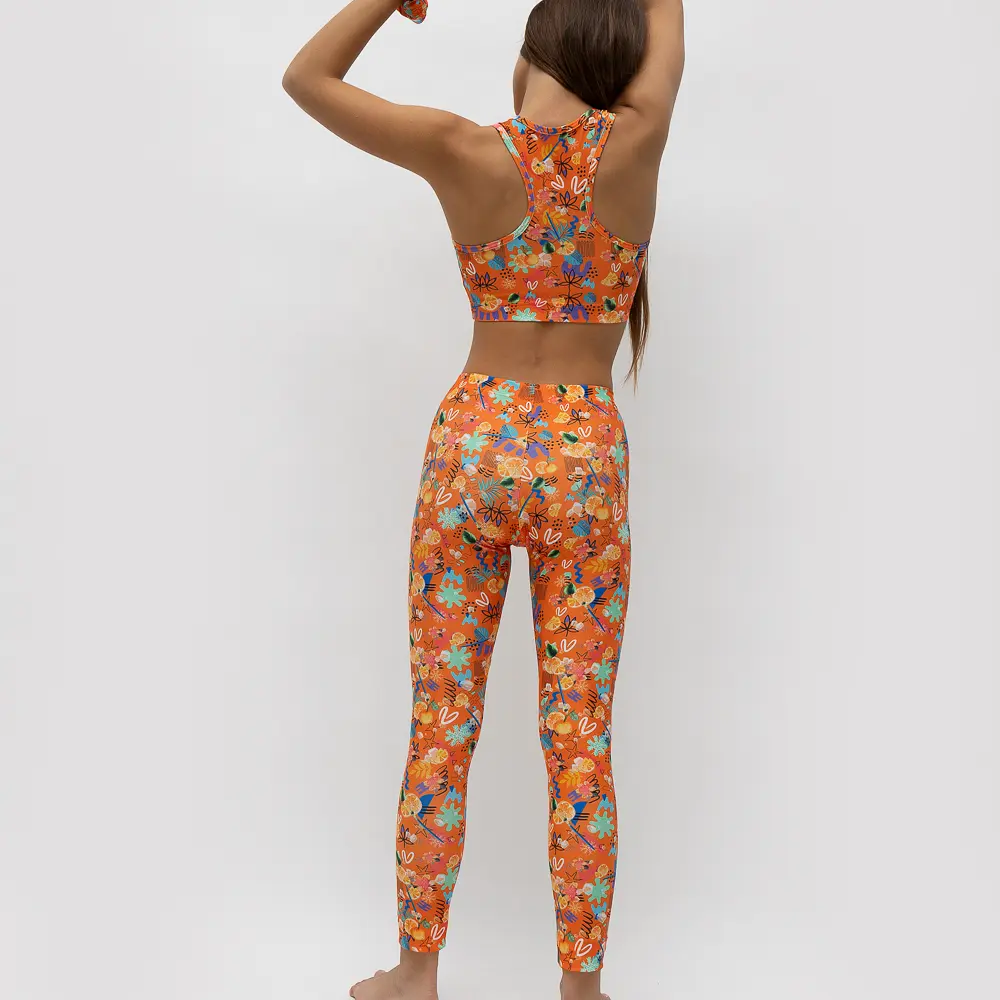 με λάστιχο στη μέση