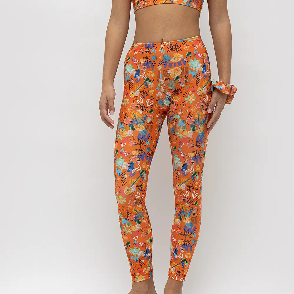 σε print ICE. Άνετη εφαρμογή από ανακυκλώσιμο ύφασμα* που απομακρύνει τον ιδρώτα και τέλεια στήριξη κατά την διάρκεια της προπόνησης. Απαλό και άνετο στην κίνηση. Σημείωση: Το μοντέλο της φωτογραφίας είναι Μέγεθος: 12 *Ανακυκλώσιμο υλικό