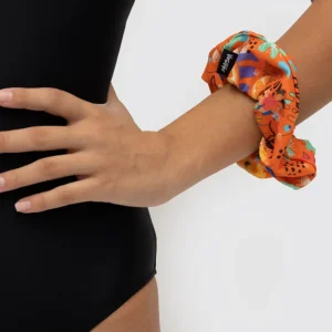 Κοκαλάκι για τα μαλλιά σε print ICE. *Ανακυκλώσιμο υλικό