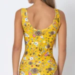 σε print JOY. Άνετη εφαρμογή από ανακυκλώσιμο ύφασμα* που απομακρύνει τον ιδρώτα και τέλεια στήριξη κατά την διάρκεια της προπόνησης. Απαλό και άνετο στην κίνηση. Δώρο scrunchie με το αντίστοιχο χρώμα/print. Άκουσε την ιστορία της JOY  ΕΔΩ. Σημείωση: Το μοντέλο της φωτογραφίας είναι 15 χρονών και φοράει το Μέγεθος: 12 *Ανακυκλώσιμο υλικό