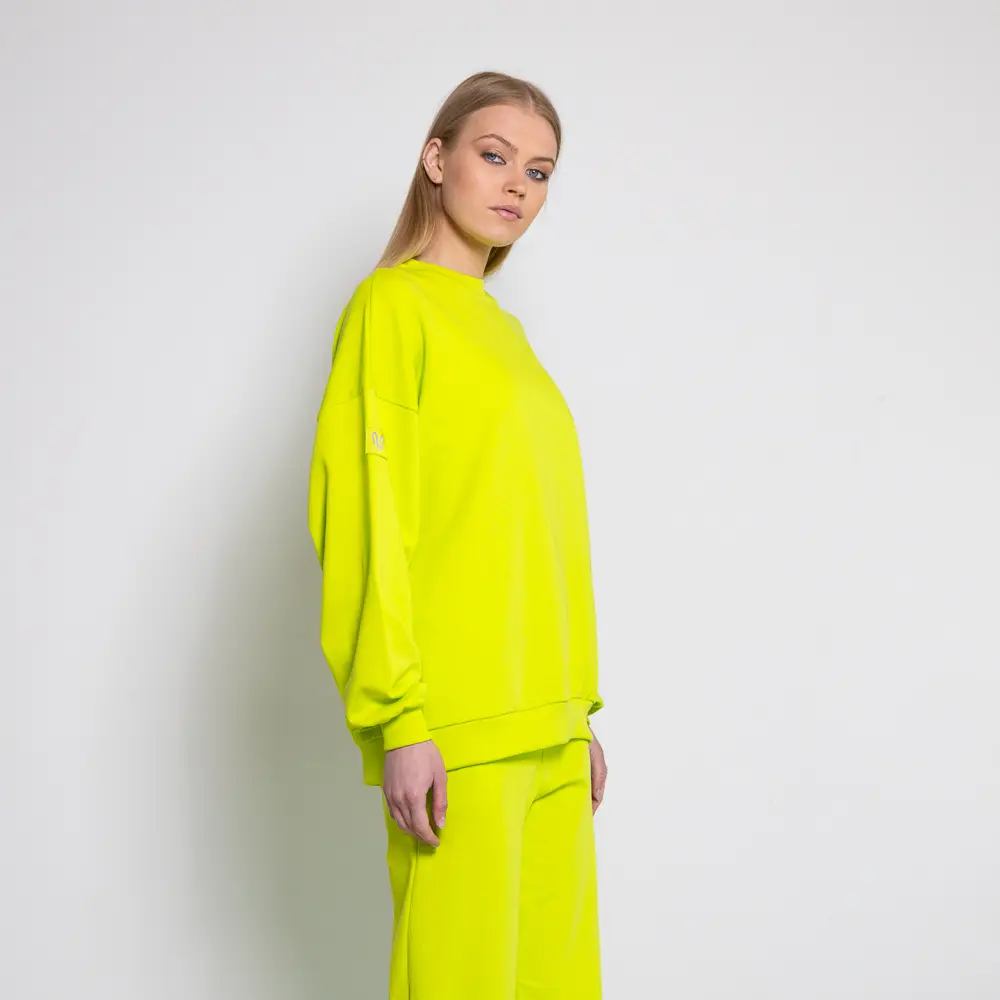 Το ⚡ Lume Crew Neck Pullover είναι μια αναζωογονητική έκρηξη ενέργειας