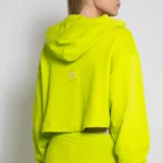 είναι η απόλυτη ένδυση ενέργειας και εσωτερικής αλλά και εξωτερικής. Κατασκευασμένο από εξαιρετικά ελαφρύ