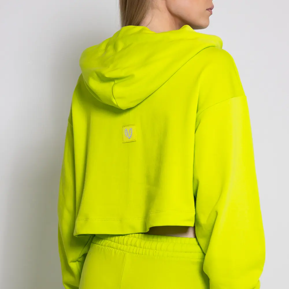 είναι η απόλυτη ένδυση ενέργειας και εσωτερικής αλλά και εξωτερικής. Κατασκευασμένο από εξαιρετικά ελαφρύ