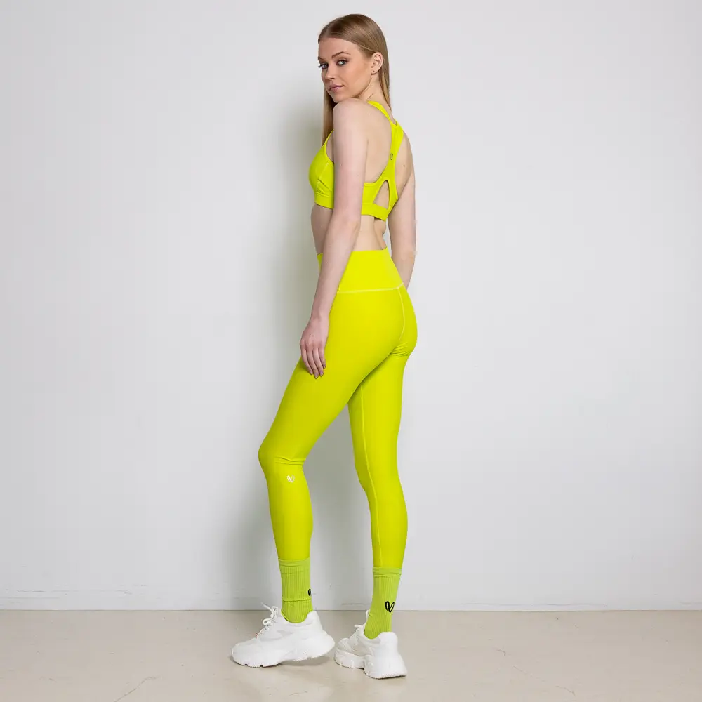 έντονη κίνηση & καθημερινή τόλμη #WearYourEmotions:“Η λάμψη σου ξεκινά από τη σιγουριά σου.”   Σημείωση: Το μοντέλο της φωτογραφίας είναι 1.78 ύψος με Μέγεθος: S *Ανακυκλώσιμο υλικό