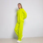 Το ⚡ Lume Straight Leg Sweatpant δεν είναι απλώς ένα κομμάτι της γκαρνταρόμπας σου