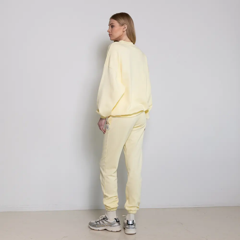 σχεδιάστηκε για να αγκαλιάζει απαλά το σώμα και να το ακολουθεί σε κάθε κίνηση