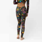 σε print PULSE. Άνετη εφαρμογή από ανακυκλώσιμο ύφασμα* που απομακρύνει τον ιδρώτα και τέλεια στήριξη κατά την διάρκεια της προπόνησης. Απαλό και άνετο στην κίνηση. Σημείωση: Το μοντέλο της φωτογραφίας είναι 15 χρονών με Μέγεθος: 12 *Ανακυκλώσιμο υλικό