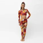 σε print RUSH. Άνετη εφαρμογή από ανακυκλώσιμο ύφασμα* που απομακρύνει τον ιδρώτα και τέλεια στήριξη κατά την διάρκεια της προπόνησης. Απαλό και άνετο στην κίνηση. Σημείωση: Το μοντέλο της φωτογραφίας είναι 15 χρονών με Μέγεθος: 12 *Ανακυκλώσιμο υλικό