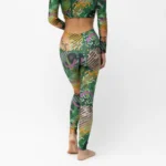 με λάστιχο στη μέση