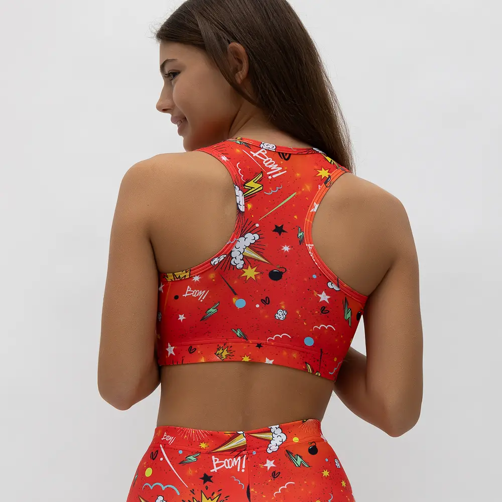 σε print SPITHA. Άνετη εφαρμογή από ανακυκλώσιμο ύφασμα* που απομακρύνει τον ιδρώτα και τέλεια στήριξη κατά την διάρκεια της προπόνησης. Απαλό και άνετο στην κίνηση. Σημείωση: Το μοντέλο της φωτογραφίας είναι Μέγεθος: 12 *Ανακυκλώσιμο υλικό