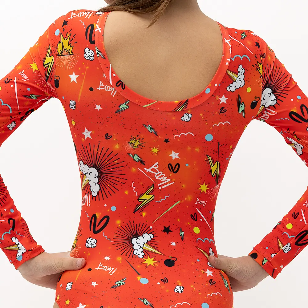 σε print SPITHA. Άνετη εφαρμογή από ανακυκλώσιμο ύφασμα* που απομακρύνει τον ιδρώτα και τέλεια στήριξη κατά την διάρκεια της προπόνησης. Απαλό και άνετο στην κίνηση. Δώρο scrunchie με το αντίστοιχο χρώμα/print. Άκουσε την ιστορία της SPITHA  ΕΔΩ. Σημείωση: Το μοντέλο της φωτογραφίας είναι Μέγεθος: 12 *Ανακυκλώσιμο υλικό