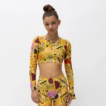 Μακρυμάνικο Τοπ με στρογγυλή λαιμόκοψη και κλειστή πλάτη