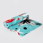 η πετσέτα Soléa συνδυάζει απαλότητα και στιλ. Διατίθεται σε δύο μεγέθη – ιδανική για γυναίκες που λάμπουν αλλά και για παιδιά που αγαπούν το χρώμα και τη χαρά. Διάσταση: 70x140cm