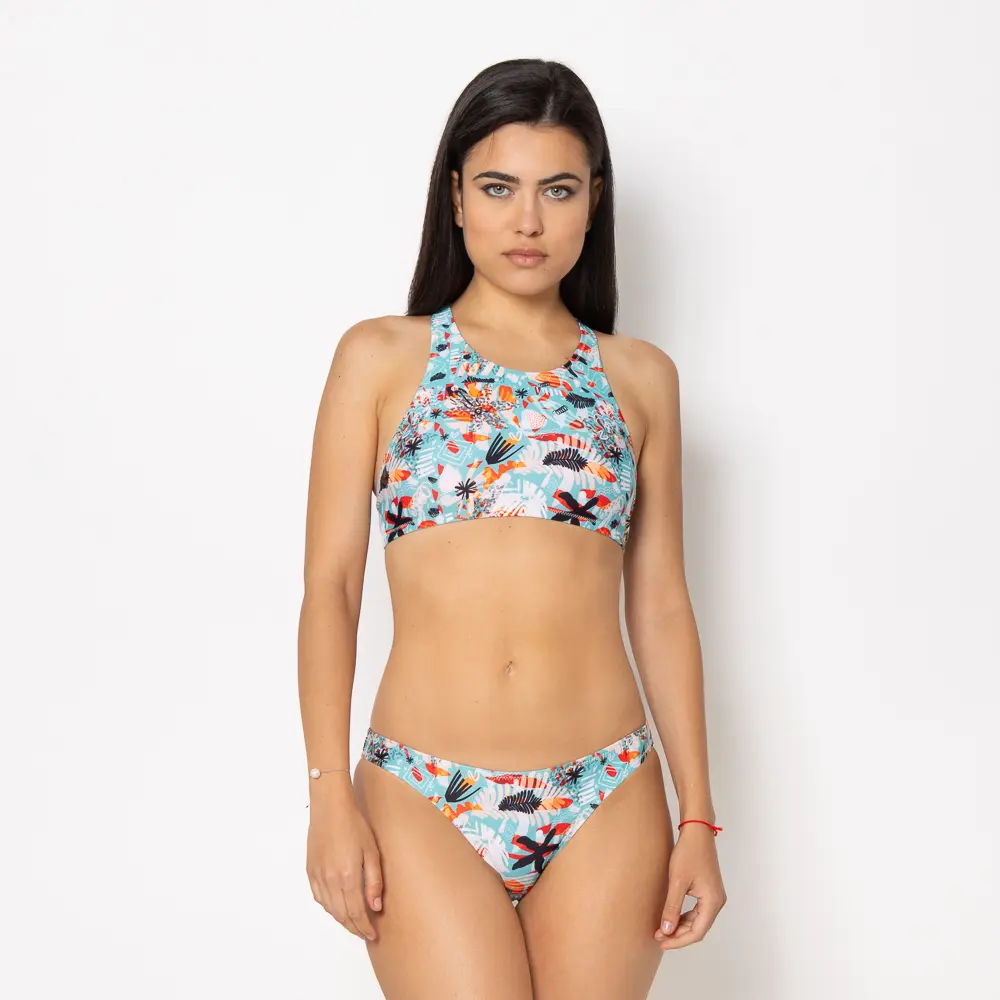 χαρίζοντας άνεση και στυλ.   Άνετη εφαρμογή από ανακυκλώσιμο ύφασμα*. UPF(+50) Προστασία από την ηλιακή ακτινοβολία. Πλήρης επένδυση (φόδρα) ανακυκλώσιμου πολυαμιδίου ιδανική για την προστασία του ευαίσθητου δέρματος και γρήγορο στέγνωμα.   Σημείωση: Το μοντέλο της φωτογραφίας είναι 1.68 ύψος με Μέγεθος: S *Ανακυκλώσιμο υλικό