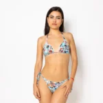 ενώ η άνετη επένδυση χαρίζει σιγουριά σε κάθε κίνηση. Το Soléa είναι ένα μοτίβο που χορεύει με τα χρώματα της ελευθερίας. Εμπνευσμένο από την εσωτερική ανάγκη για έκφραση και σύνδεση