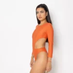 Το Dragon είναι η επιτομή της έντασης και της σιγής. Ένα statement piece με μακριά μανίκια