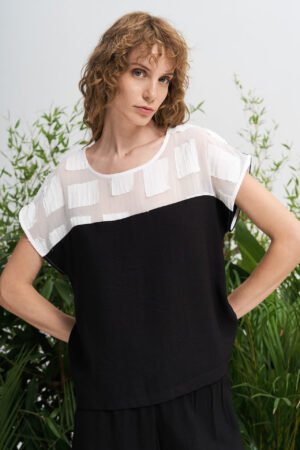 DAPHNE ΜΠΛΟΥΖΑ