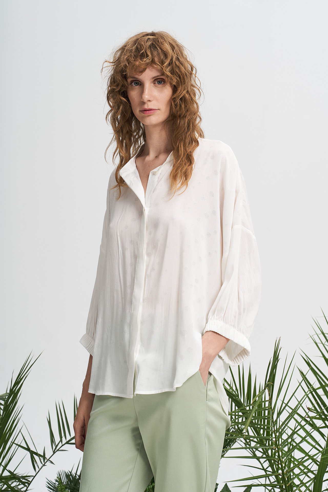 TESSA ΠΟΥΚΑΜΙΣΟ