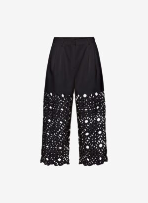 Cropped Pleated Pants in Black